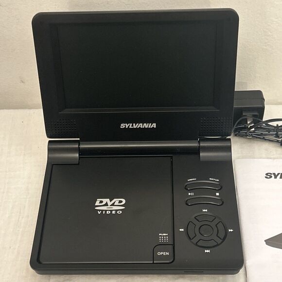 New Sylvania Portable DVD Player SDVD7014 Black With Power Cord/car Adaptor cord - Picture 3 of 5